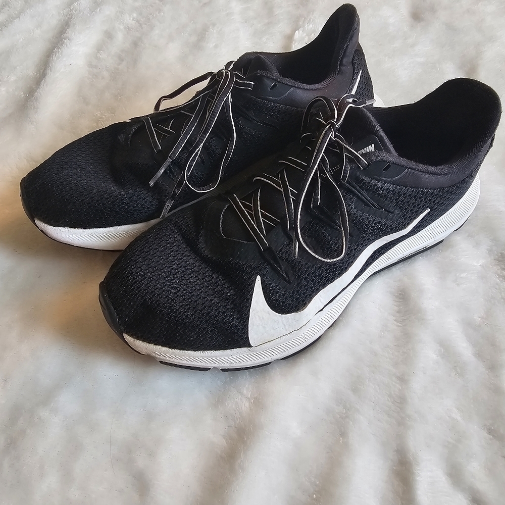 Nike Quest 2 Womens Running‎ Shoes Black White CI3803-004 Size 7.5